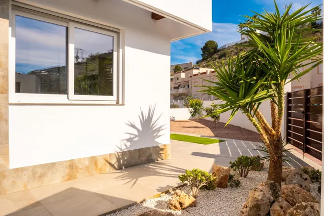 PRECIOSA GRAN VILLA CON VISTAS AL CAMPO DE GOLF “LA MARQUESA”! — 4