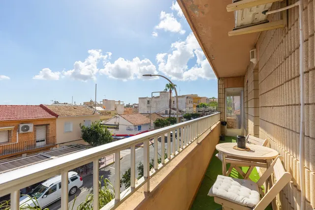 PISO DE ESQUINA CON VISTAS DESPEJADAS A LA LAGUNA ROSA DE TORREVIEJA - UNA OPORTUNIDAD ÚNICA — 2