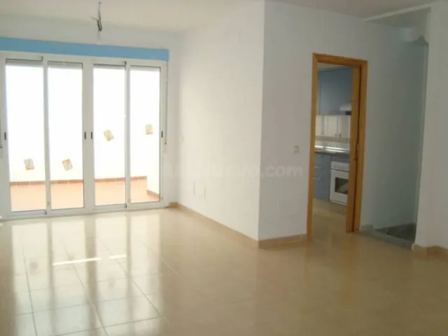 Adosado con Sotano y solarium — 2