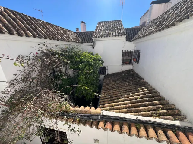 Gran casa con garaje y Local en Plaza Santa Marina — 16
