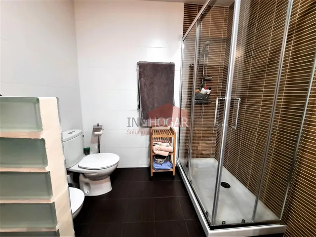 PISO EN VENTA EN NAVALUEGA, EN EL CENTRO DEL  PUEBLO — 27