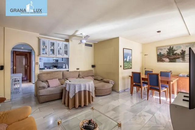 EXCLUSIVO PISO CON JARDÍN PRIVATIVO EN UNA DE LAS MEJORES URBANIZACIONES DE GRANADA — 18