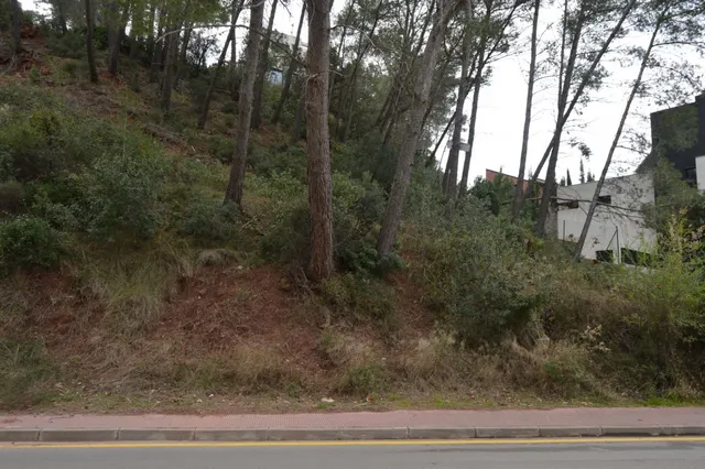 PARCELA EN VENTA EN EL MEJOR SITIO DE CORBERA DE LLOBREGAT (BARCELONA) — 25