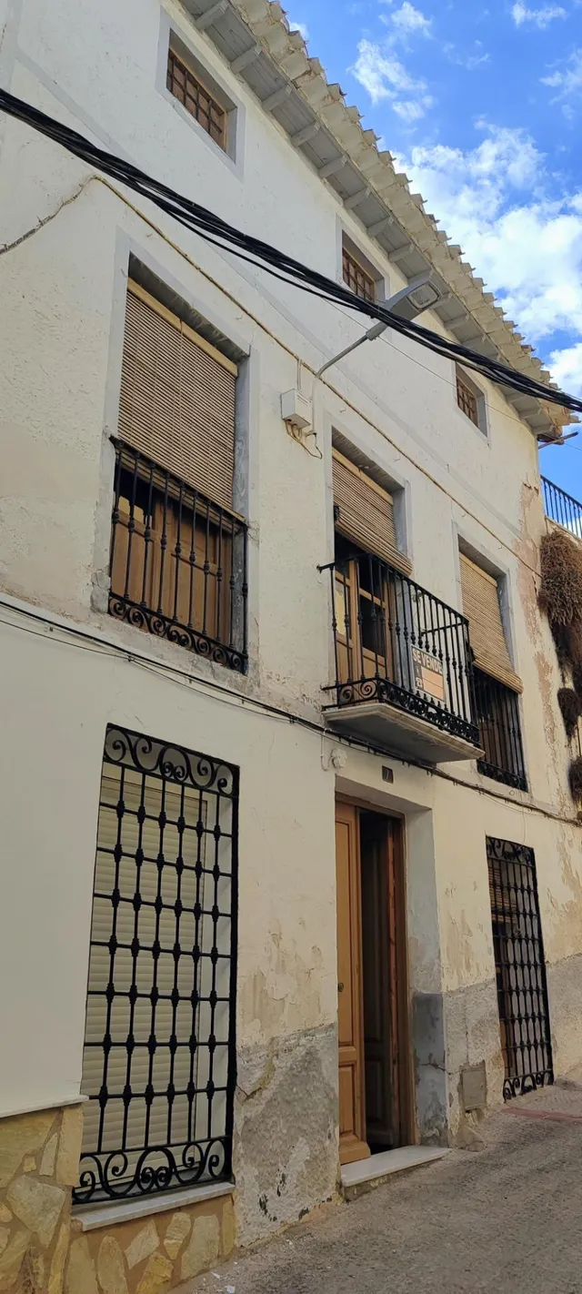 VENTA DE CASA EN PURCHENA ( ALMERÍA ) CON GRAN ESTILO E HIST