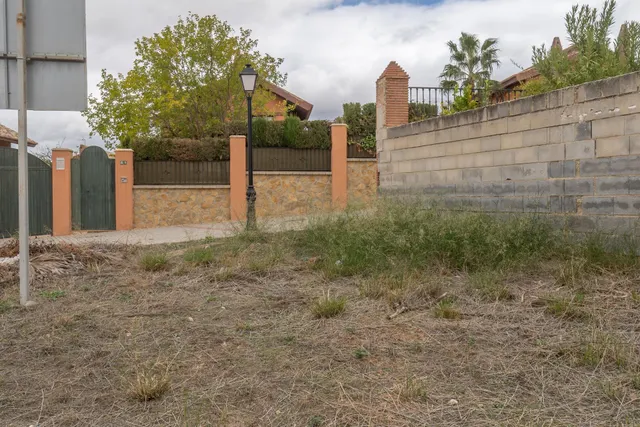 VENTA DE PARCELA EN LA URBANIZACIÓN CAÑADAS DEL PARQUE — 21