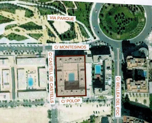Se vende local comercial de 101,04 m2 en Alicante, zona  Gran Via — 2