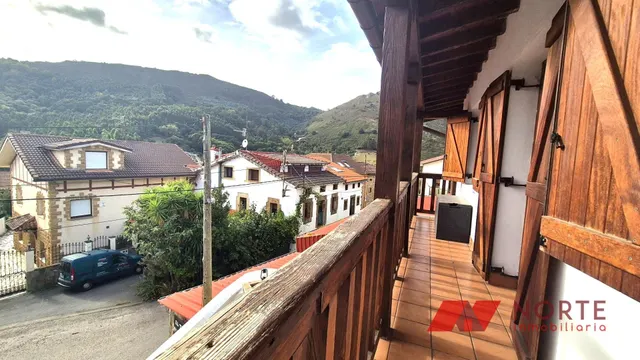 CASA REFORMADA CON JARDÍN Y PORCHE — 19
