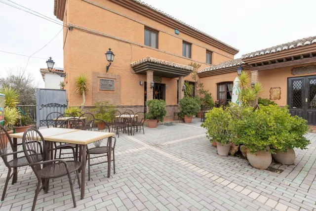 ¡¡¡¡CHALET CON RESTAURANTE EN PLENO FUNCIONAMIENTO, IDEAL PA