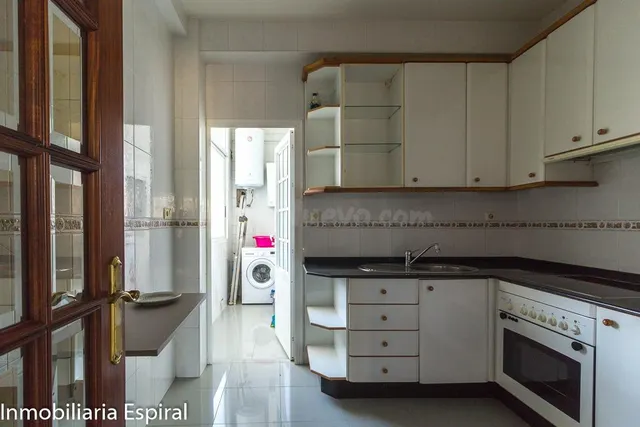 Encantador Apartamento en el Corazón de Pontevedra por €180. - foto 5
