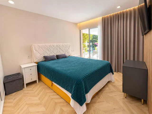 Exclusiva villa de lujo en san juan: dos casas independientes y oasis privado — 29