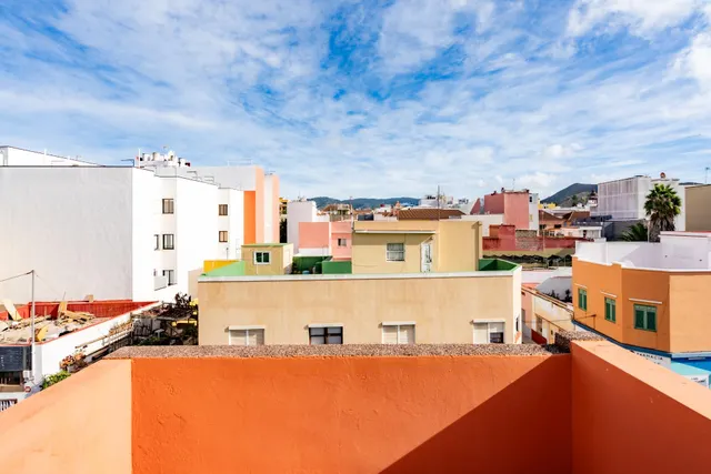Casa de 4 plantas en zona céntrica de La Laguna · Ideal para inversores y familias numerosas · Muchas posibilidades — 37