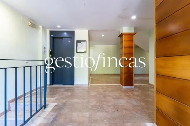 Espectacular bajo con gran jardín privado, piscina y parking a 5 minutos del mar — 40