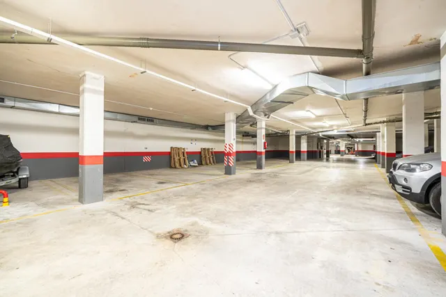 Alquiler de parking en el Coll d'en Rabassa — 4