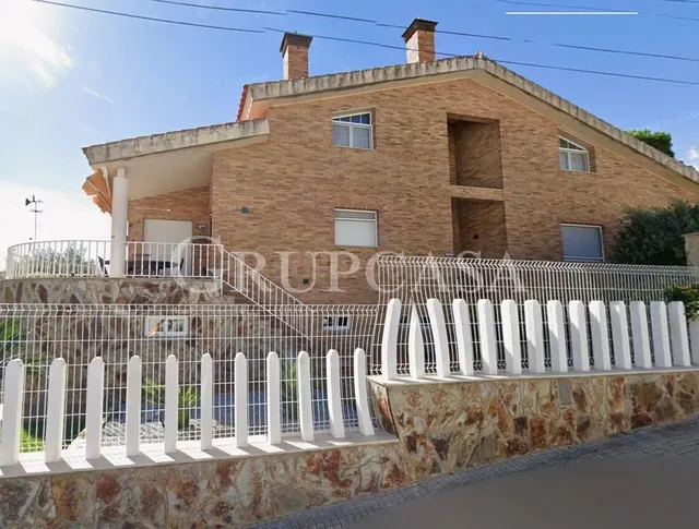 Fantástico chale de 275 metros en la zona de Ampolla con pis