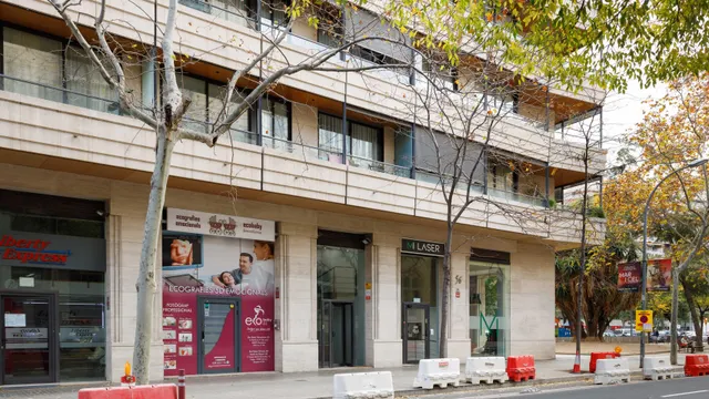 Local comercial 74m² en alquiler - Eixample — 6