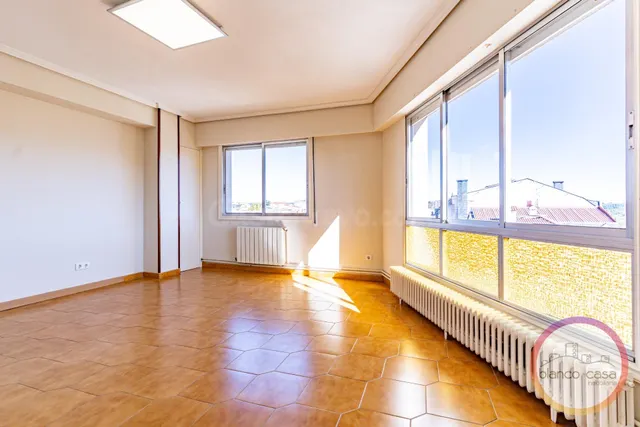 ✨ ¡amplio piso exterior de 4 dormitorios con ascensor en Carballo por 117.990 €! — 4