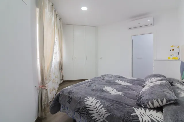 VIVIENDA CON NEGOCIO EN ABANILLA. — 21