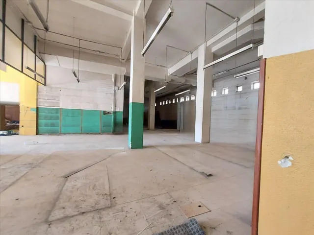 Se vende local de dos plantas en Oviedo — 17