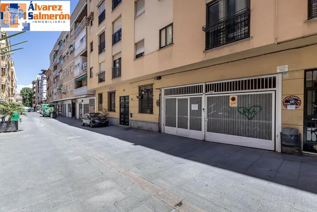 Magnífico piso con plaza de garaje junto a Catedral. — 29
