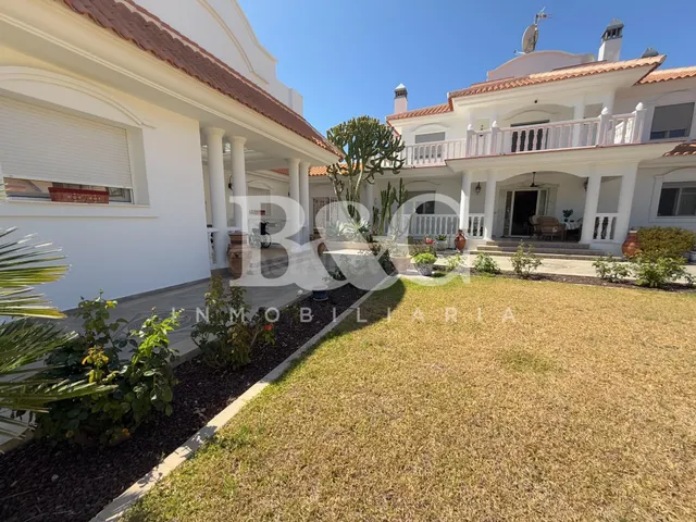 Exclusiva villa independiente en la zona de La Cola, Calabar - foto 5