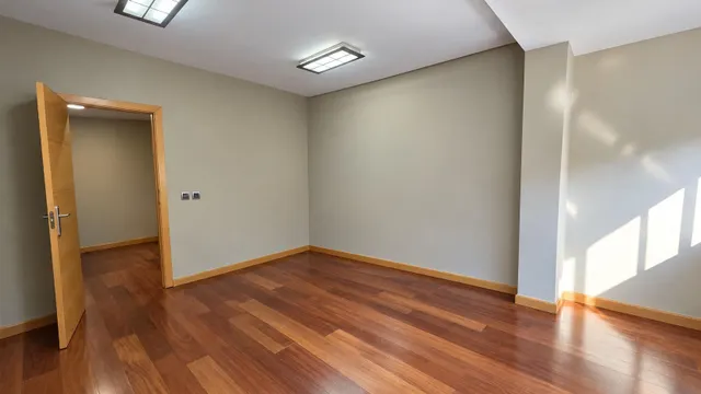 ¡INVERSORES! VENTA DE DOS PISOS UNIDOS A REFORMAR DE 3 DORMITORIOS Y 2 BAÑOS CADA UNO MUY CERCA DEL RETIRO — 24