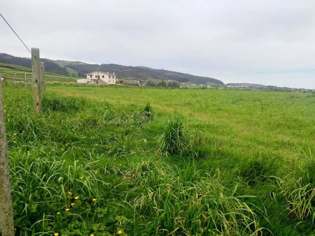 Gran parcela a 2.5km de Luarca - foto 4