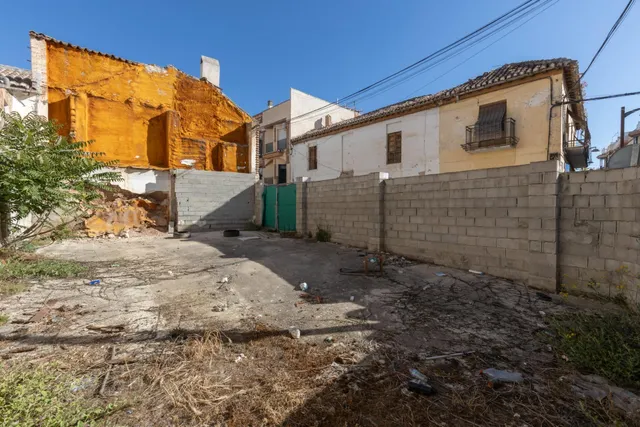 Parcela en Venta con Alto Potencial de Edificación en Peligros — 14