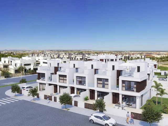 Viviendas de Obra Nueva a 200 Metros de la Playa de Las Higu