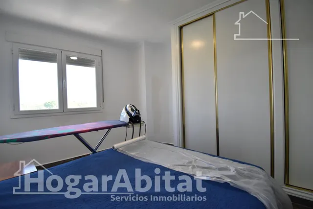 ¡GRAN OPORTUNIDAD! PAREADO REFORMADO, EXTERIOR CON TERRAZA Y ASCENSOR — 18