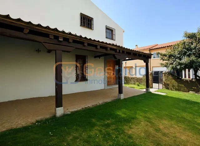 CHALET con ENCANTO a REFORMAR PARCIALMENTE en TORRECABALLERO