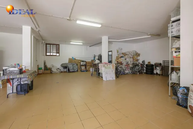 Casa con terreno ubicada en plena naturaleza, a tan solo 2km de Montefrio. — 35
