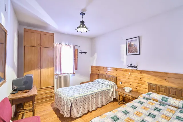 Edificio hotelero en venta en Calle Calleja — 11