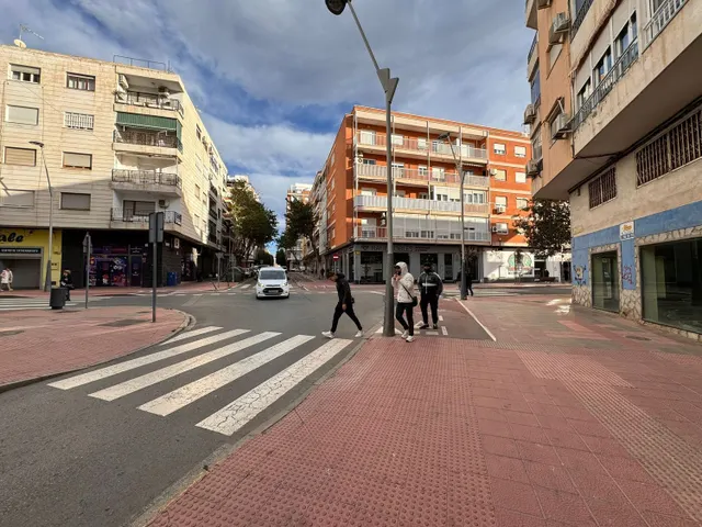 Piso de 3 dormitorios en Altamira, en pleno centro de Almería — 36