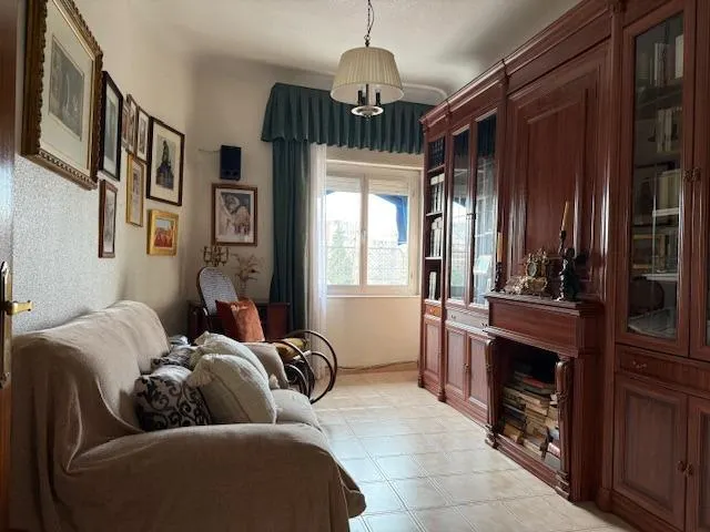 Venta de piso 5 dormitorios en la Plaza Circular — 3