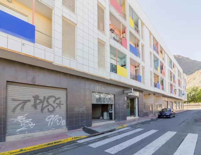 AMPLIO LOCAL /GARAJE EN VENTA EN CALLOSA DE SEGURA. — 5