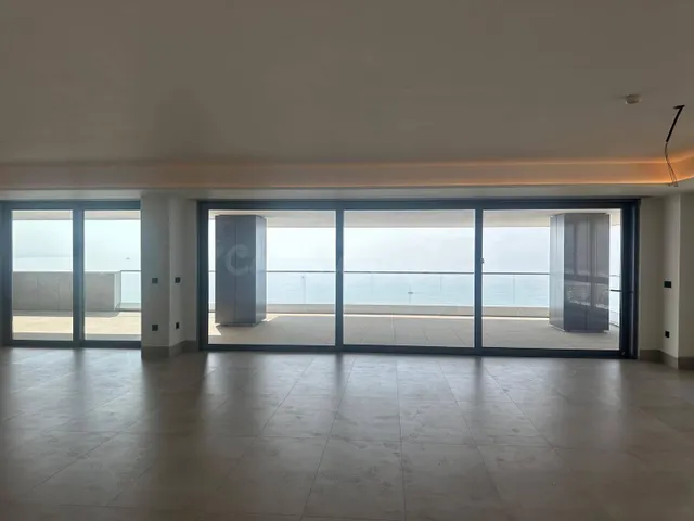 Exclusivo Apartamento de Lujo de 4 Dormitorios en Málaga Towers Vision | Vistas Infinitas al Mar Mediterráneo, Primera Linea de Playa — 10