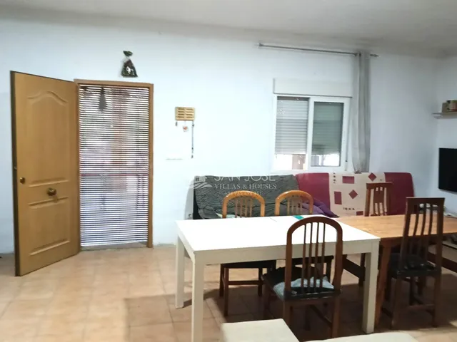 SE VENDE CHALET EN BUEN ESTADO A FALTA DE TERMINAR EXTERIOR  - foto 5