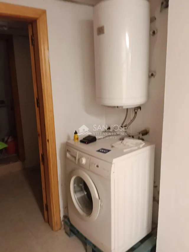 Se vende local comercial con sotano preparado para supermercado en buena zona de Aspe — 24