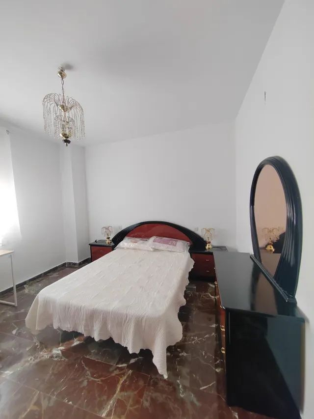 SE ALQUILA HABITACIÓN EN MILLÁN DE PRIEGO. — 11