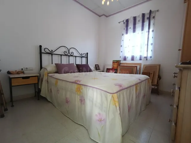 ¡Oportunidad en Llíria! Finca Rústica Autosuficiente con Gra - foto 5