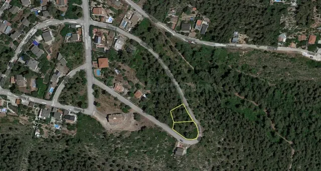 TERRENY URBÀ EN VENDA A MEDIONA