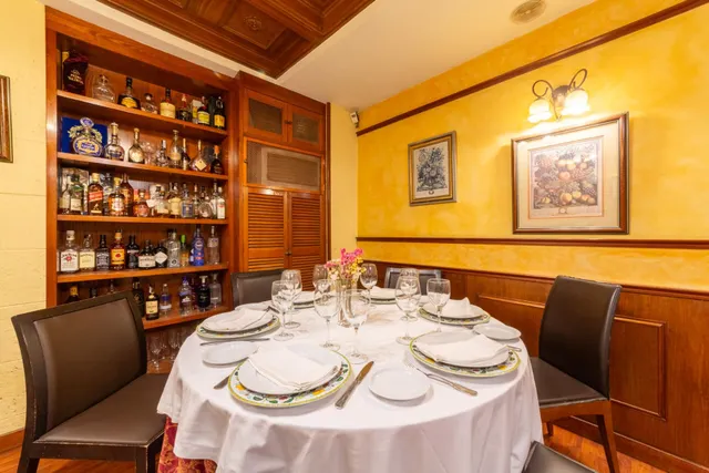 VENTA DE RESTAURANTE EN CENTRO HISTÓRICO DE ALMERÍA — 8