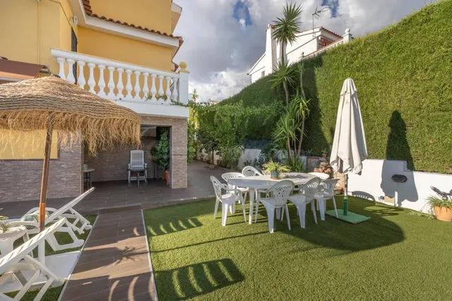 CHALET CON PISCINA Y JARDÍN A SOLO 10 MINUTOS DE GRANADA — 4