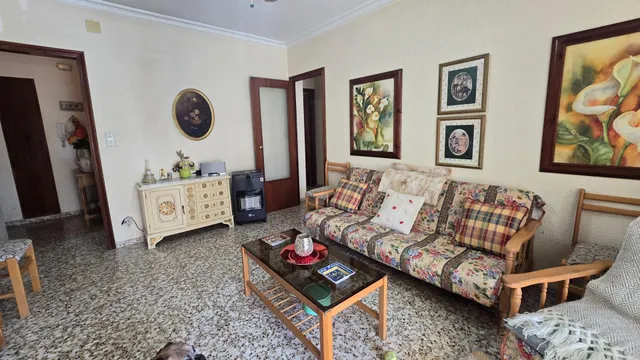 APARTAMENTO EN PRIMERA LINEA LATERAL  A 50 METROS DEL MAR — 3