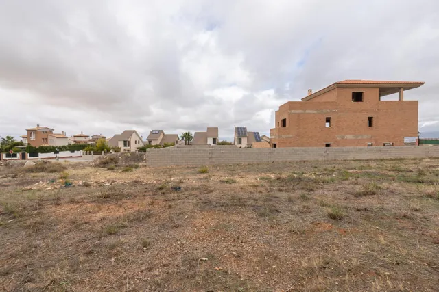 VENTA DE PARCELA EN LA URBANIZACIÓN CAÑADAS DEL PARQUE — 18