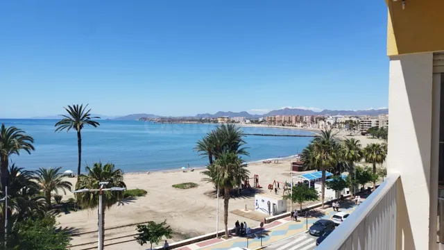 Piso en Primera Línea de Playa - Solo Agosto por €3200