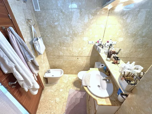 Apartamento moderno y espacioso en primera línea de mar junto a Playa del Cura. ¡3 dormitorios, 2 baños, balcón con vistas al mar (sureste) y piscina comunitaria! — 26