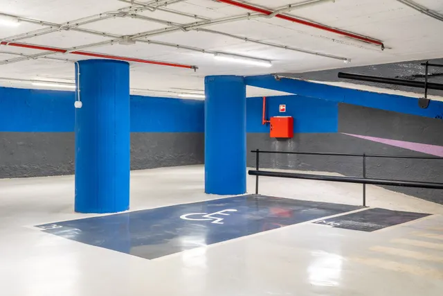 Parking de moto 2m² en alquiler - Eixample — 35