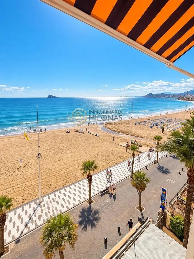 Exclusivo estudio totalmente reformado en primera línea de playa levante – Benidorm — 18