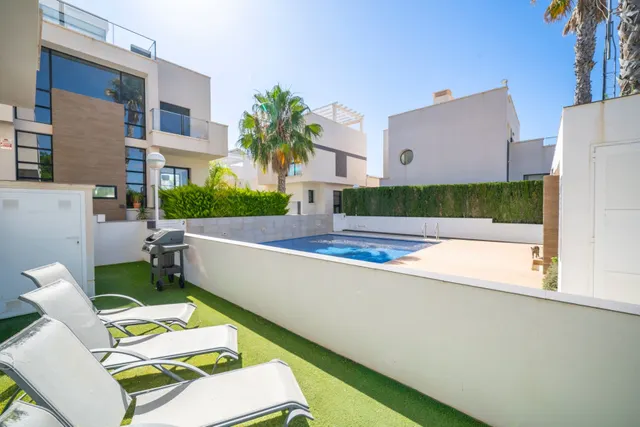 Villa 3 habitaciones 122m² en venta - Centro de la Ciudad Quesada — 37